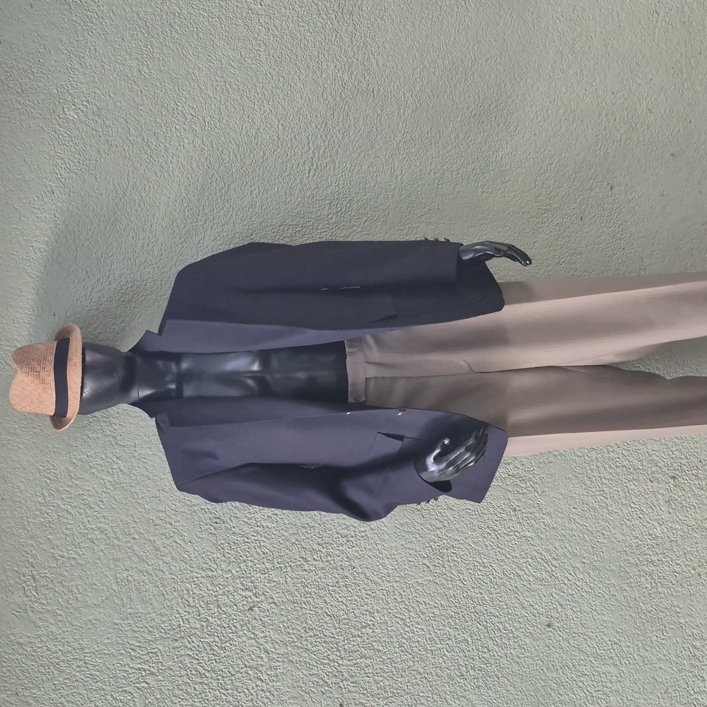 Manhattan (USA) Men's Vintage Classic Navy Blazer W/Brass Button Accents